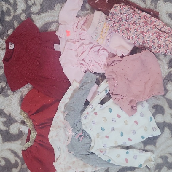 Baby Girl Lot.  Mostly 0-3/3m. Over 50 Items - Picture 8 of 9